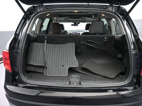 Used 2017 Honda Pilot Elite image 25