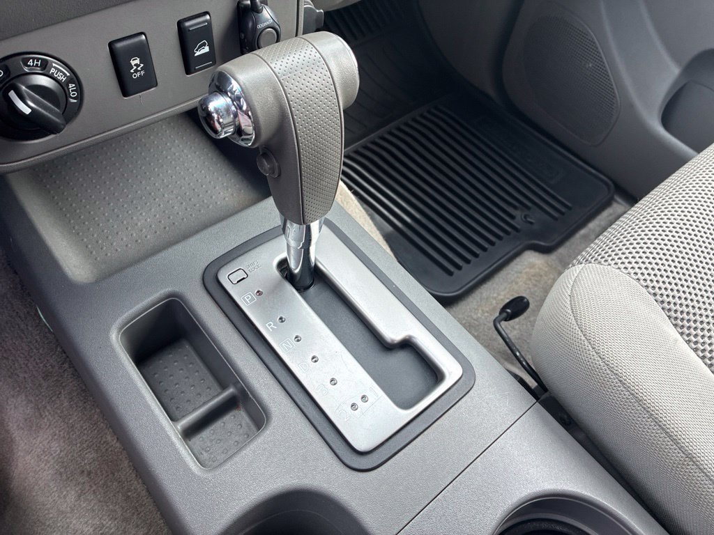 Used 2012 Nissan Frontier SV AWD/4WD image 18