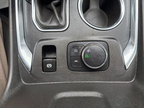 Certified 2023 Chevrolet Traverse LT FWD image 34