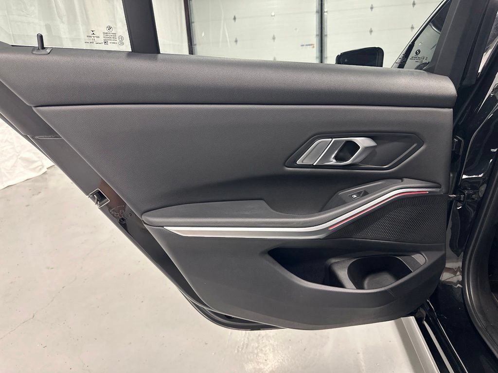 Used 2022 BMW 330i xDrive Sedan AWD/4WD image 39