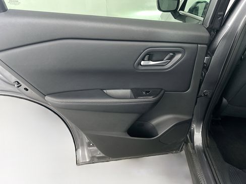 Used 2025 Nissan Rogue SV image 25