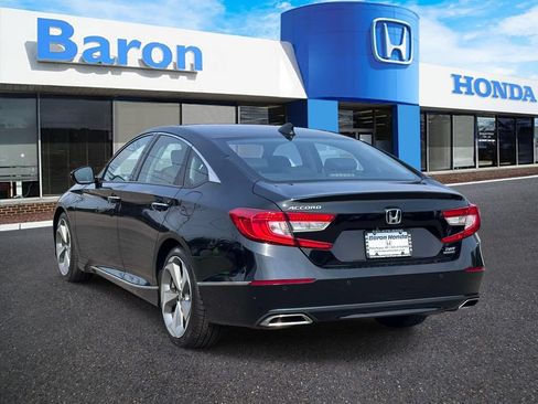 Used 2018 Honda Accord Touring image 4