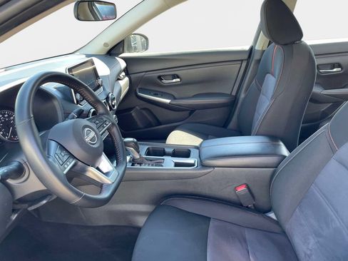 Used 2025 Nissan Sentra SR FWD image 22