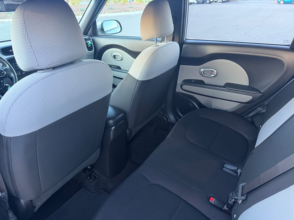 Used 2018 Kia Soul FWD image 13