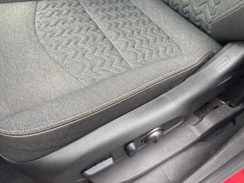 Used 2024 Chevrolet Equinox LT w/ LPO, Floor Liner Package FWD image 7