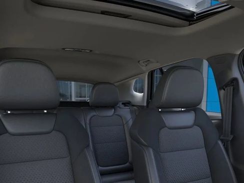 New 2026 Chevrolet Trax LT w/ Sunroof Package image 26