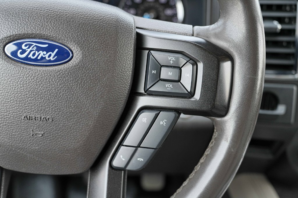 Used 2019 Ford Expedition Limited w/ Equipment Group 302A AWD/4WD image 37