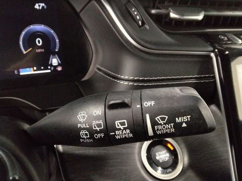 Used 2022 Jeep Grand Cherokee L Limited w/ Luxury Tech Group II image 16