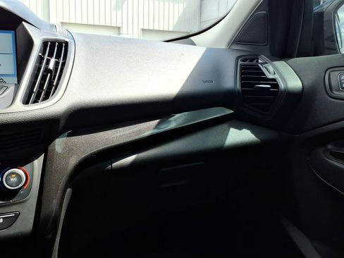 Used 2019 Ford Escape SE image 15