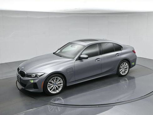 Used 2023 BMW 330e w/ Convenience Package RWD image 43