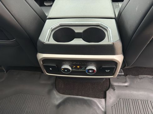 Used 2023 Ford Expedition Max XLT image 17