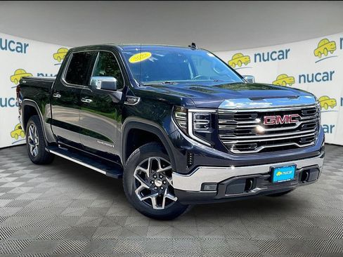 Used 2022 GMC Sierra 1500 SLT w/ SLT Convenience Package AWD/4WD image 1