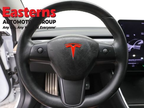 Used 2018 Tesla Model 3 Long Range RWD image 10