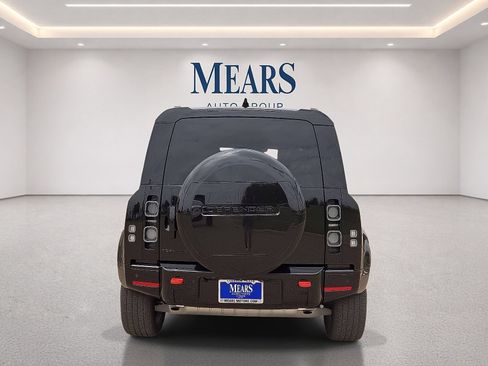 Used 2025 Land Rover Defender 110 X AWD/4WD image 4