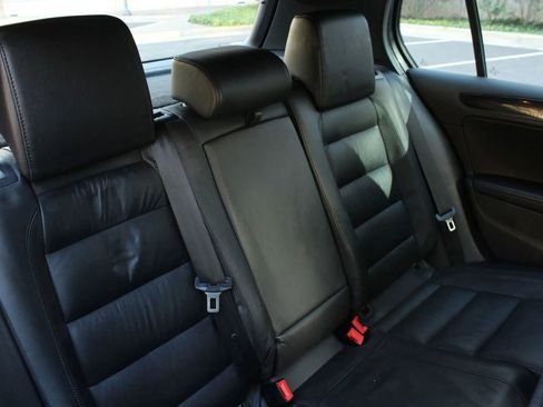 Used 2010 Volkswagen GTI 4-Door image 23