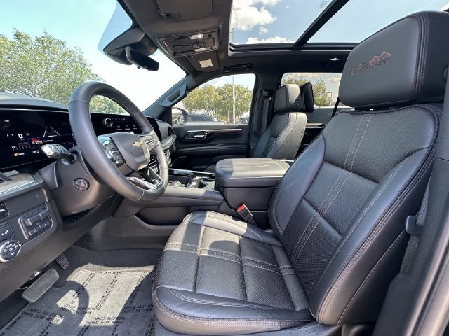 Used 2025 Chevrolet Tahoe High Country AWD/4WD image 27