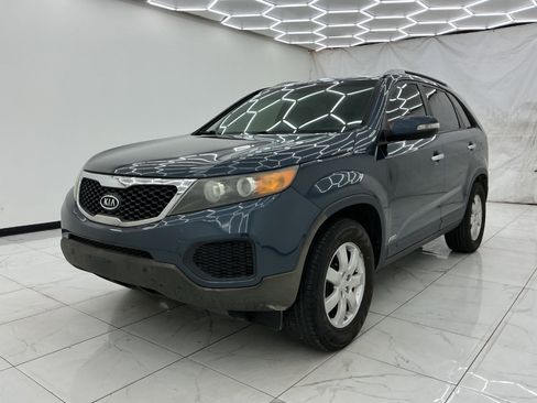 Used 2011 Kia Sorento LX AWD/4WD image 1
