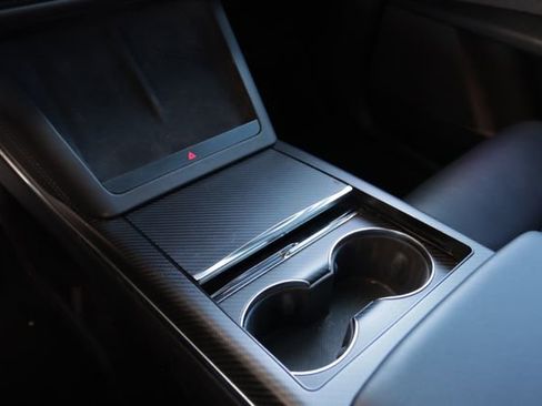 Used 2023 Tesla Model X Plaid image 18