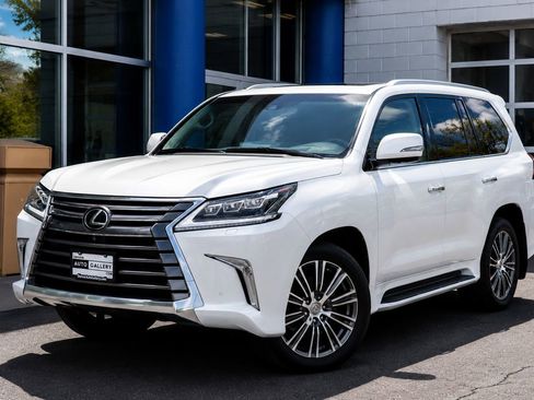 Used 2016 Lexus LX 570 4WD image 1