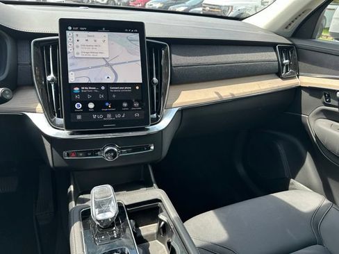 Used 2025 Volvo XC90 B6 Plus AWD/4WD image 19
