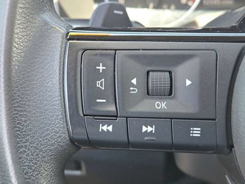 Used 2021 Nissan Rogue SV FWD image 18