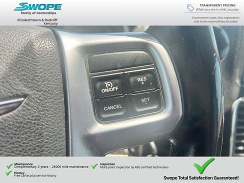 Used 2013 Chrysler Town & Country Touring FWD image 26