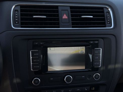 Used 2013 Volkswagen Jetta SEL FWD image 12