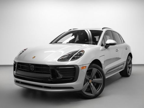 Certified 2026 Porsche Macan Turbo AWD/4WD image 6