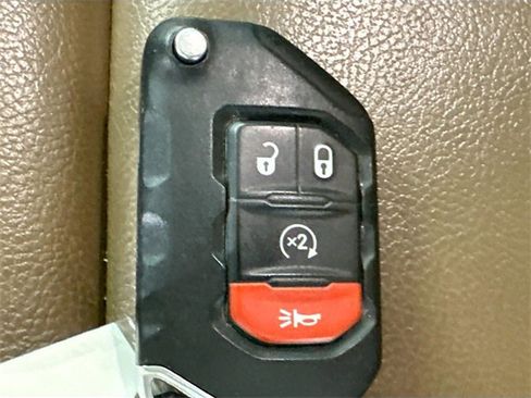 Used 2023 Jeep Wrangler Unlimited Sahara w/ Cold Weather Group image 17