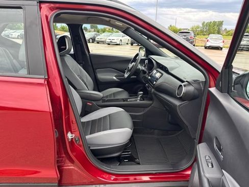 Used 2024 Nissan Kicks SR w/ SR Premium Package FWD image 19
