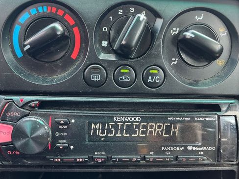 Used 2003 Subaru Outback Wagon image 12