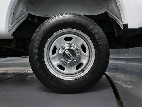 Used 2021 Ford F250 XL w/ Power Equipment Group AWD/4WD image 15