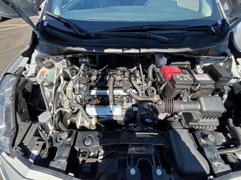 Used 2025 Nissan Versa SV FWD image 30