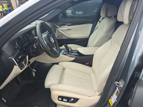 Used 2019 BMW 540i xDrive w/ M Sport Package AWD/4WD image 7