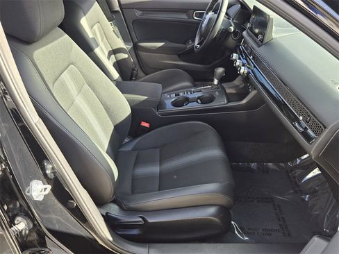Used 2025 Honda Civic Sport image 17