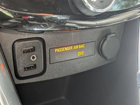 Used 2020 Chevrolet Trax Premier FWD image 23