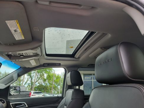 Used 2019 GMC Yukon XL Denali w/ Denali Ultimate Package RWD image 12