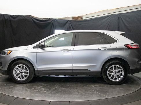Used 2024 Ford Edge SEL image 9