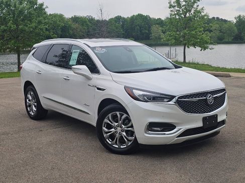 Used 2021 Buick Enclave Avenir w/ Avenir Technology Package AWD/4WD image 2