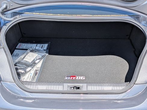 Used 2025 Toyota GR86 Premium image 13