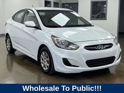 Used 2013 Hyundai Accent GLS FWD image 3