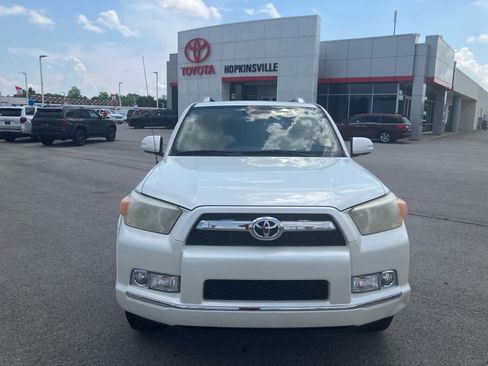 Used 2013 Toyota 4Runner SR5 w/ Convenience Pkg AWD/4WD image 2