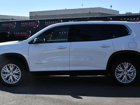 Used 2024 GMC Acadia Elevation image 4