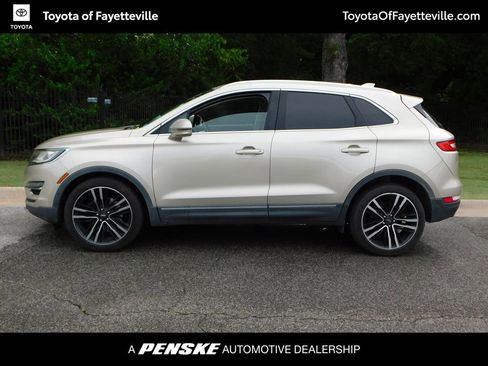 Used 2017 Lincoln MKC Reserve AWD/4WD image 2