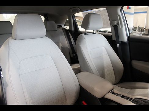 Certified 2023 Honda HR-V LX image 24