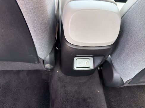 Used 2024 Hyundai Elantra Limited FWD image 20