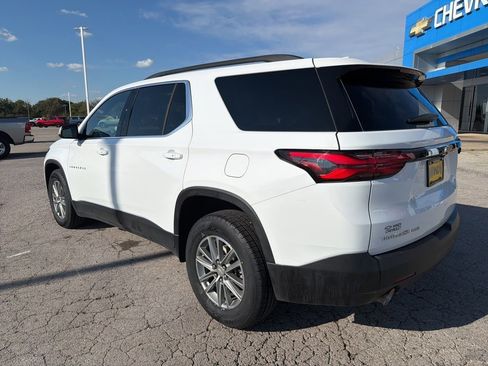 Used 2023 Chevrolet Traverse LT image 11