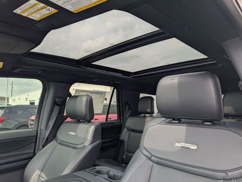 New 2025 Ford Expedition Platinum w/ Stealth Performance Package image 5