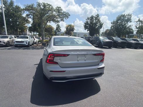 Used 2025 Volvo S60 B5 Core FWD image 15
