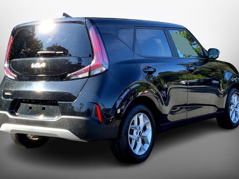 Used 2023 Kia Soul LX w/ LX Technology Package image 14